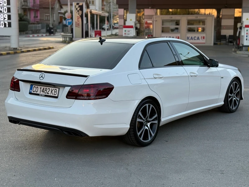Mercedes-Benz E 220 AMG pack* Навигация* Кожа* Климатроник, снимка 5 - Автомобили и джипове - 51578578