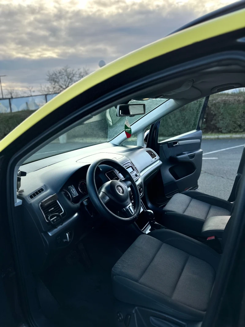 VW Sharan 2.0 TDI, снимка 10 - Автомобили и джипове - 52920173
