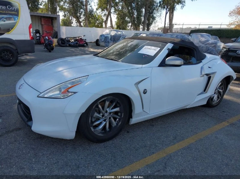 Nissan 370Z 3.7L V-6 DOHC, VVT, 332HP Rear Wheel Drive, снимка 2 - Автомобили и джипове - 53098269
