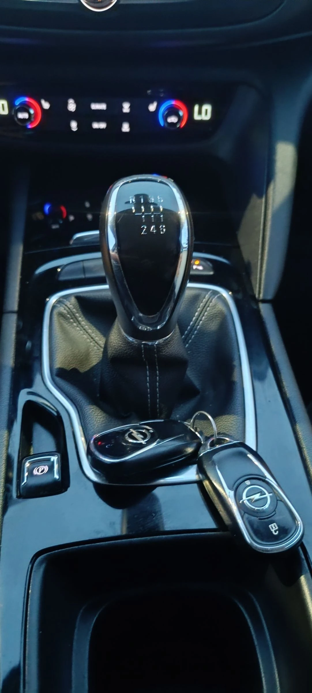 Opel Insignia Sports Tourer 1.6 CDTI 136 �.�. EURO 6 | Mobile.bg � ����������� 13