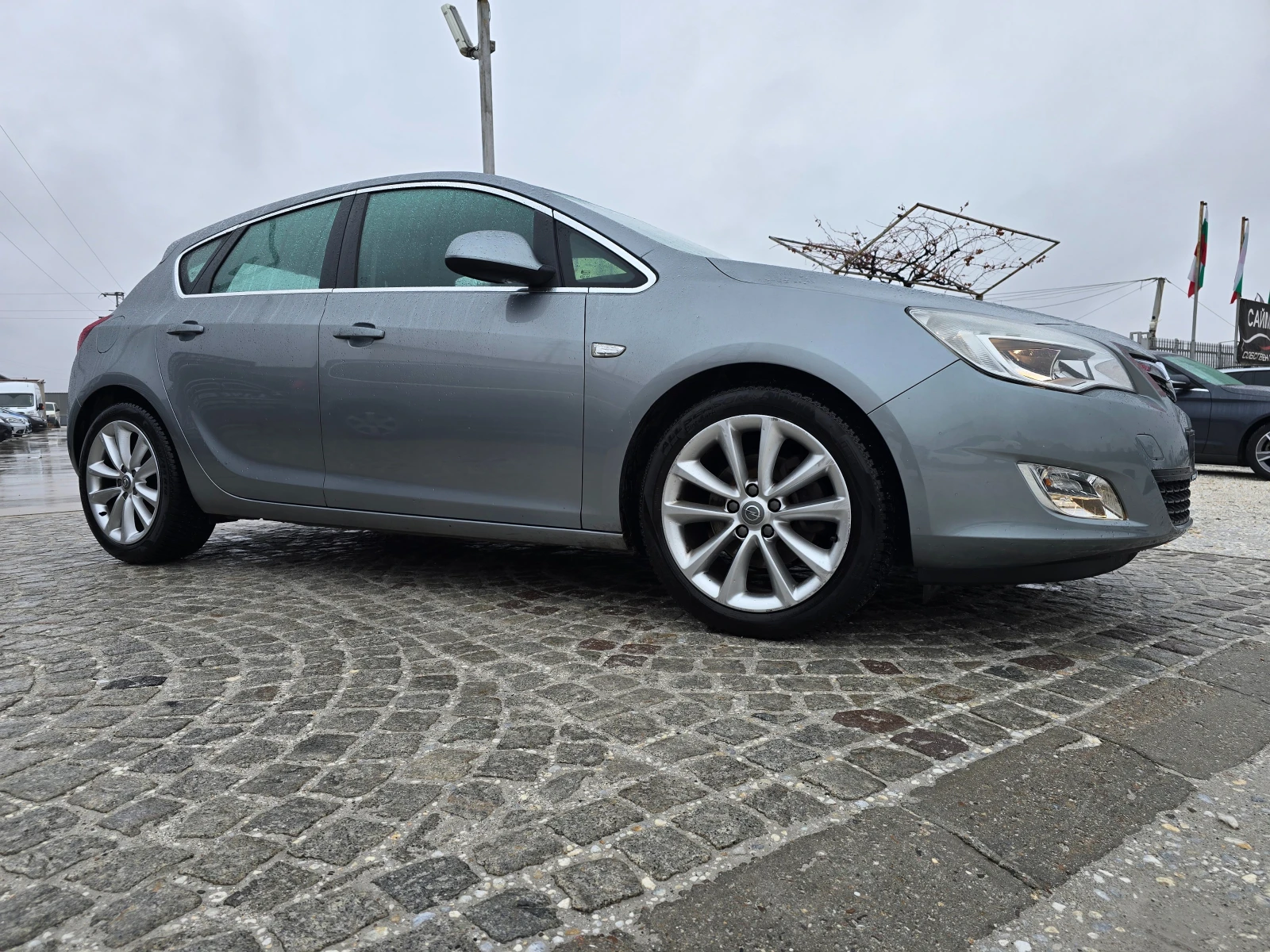 Opel Astra 150хлд.км.РЕАЛНИ.12м.2010г. - изображение 7