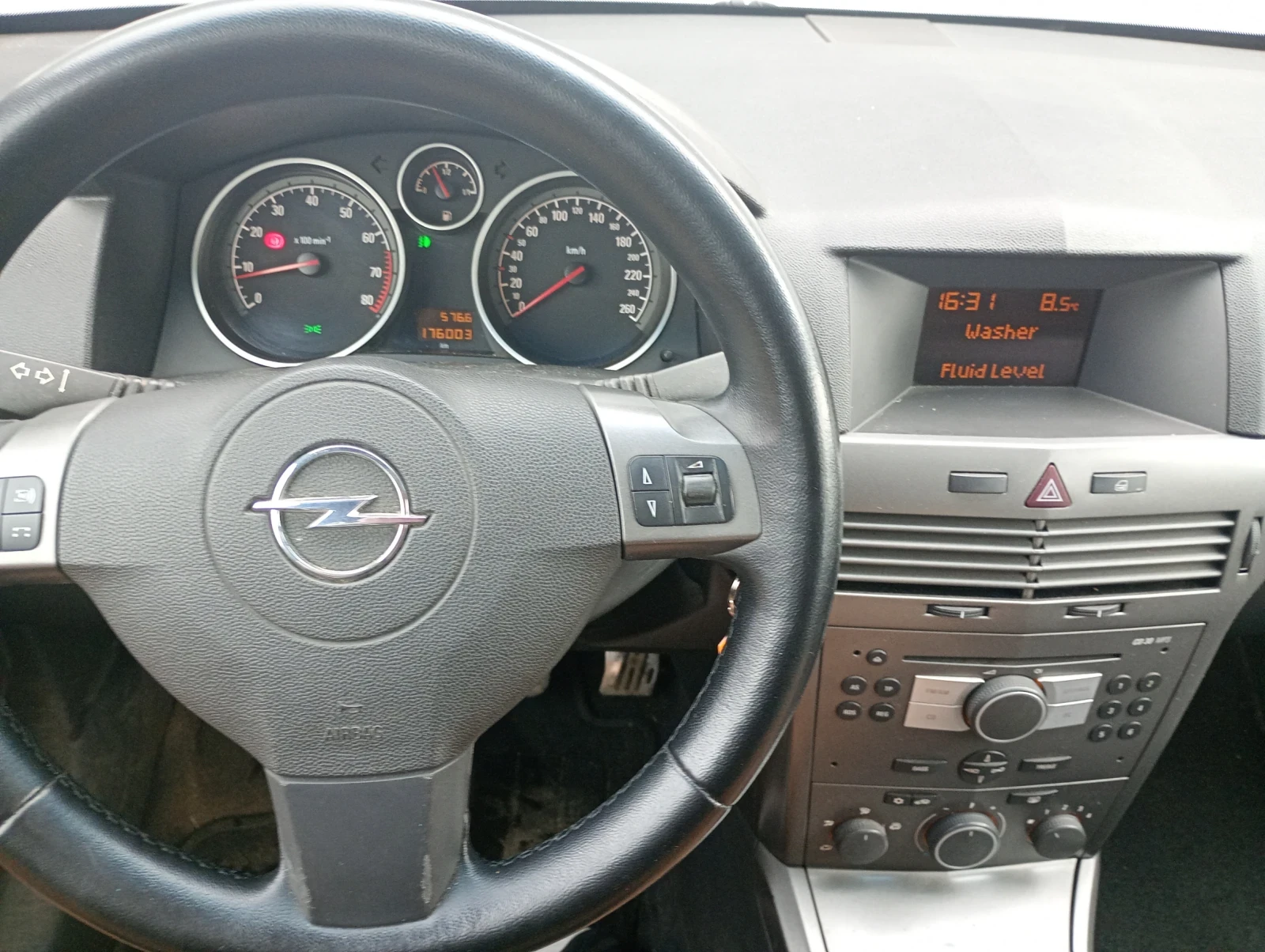 Opel Astra 1.6i - изображение 8