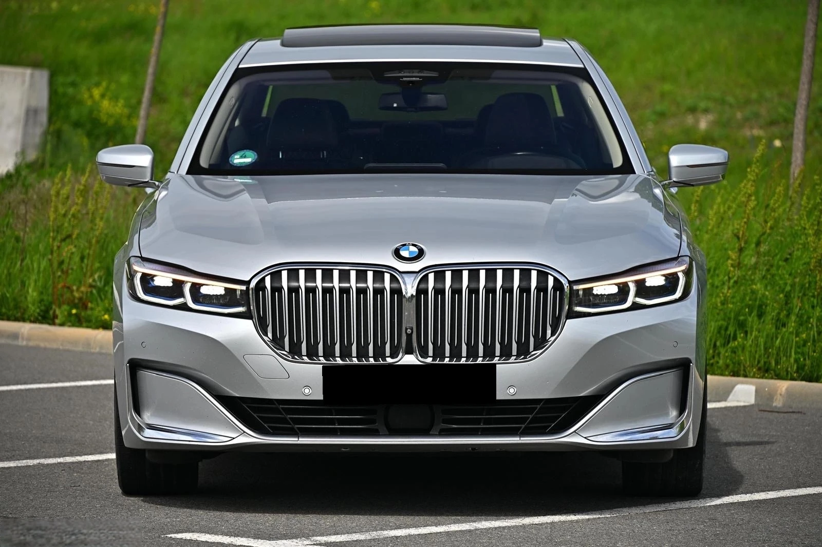 BMW 750 xDrive - изображение 2