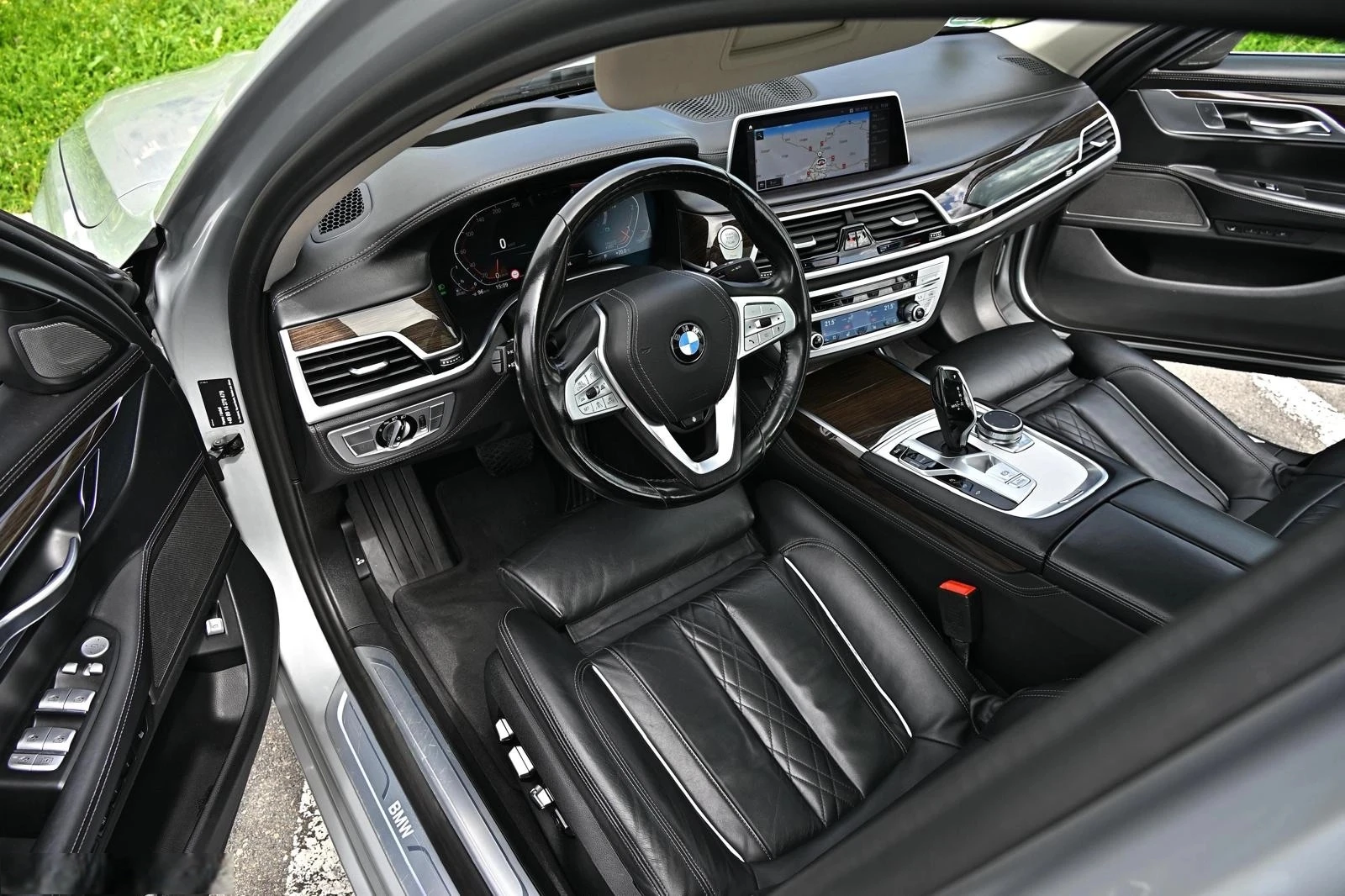 BMW 750 xDrive - изображение 6