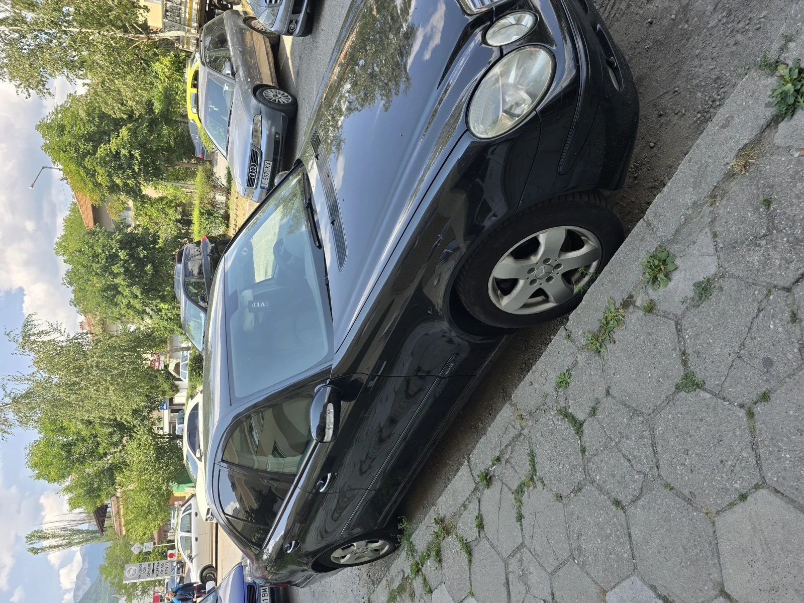 Mercedes-Benz E 220  - изображение 2