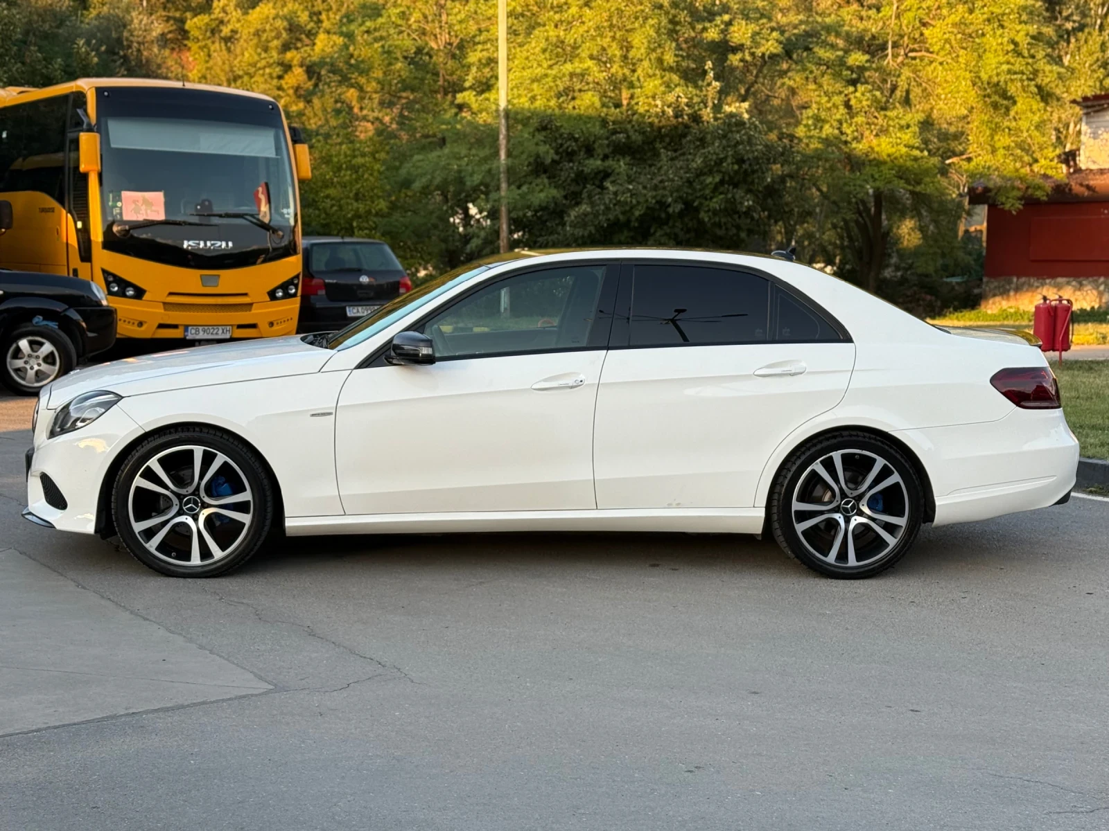 Mercedes-Benz E 220 AMG pack* Навигация* Кожа* Климатроник - изображение 8
