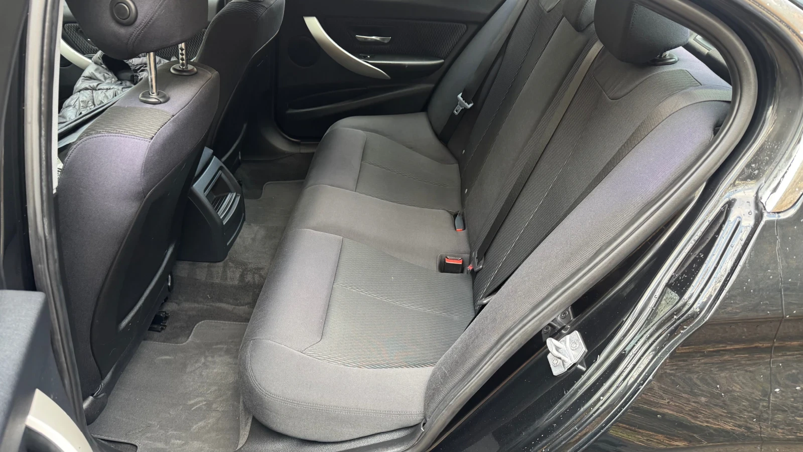 BMW 320 X-drive, снимка 12 - Автомобили и джипове - 53838539