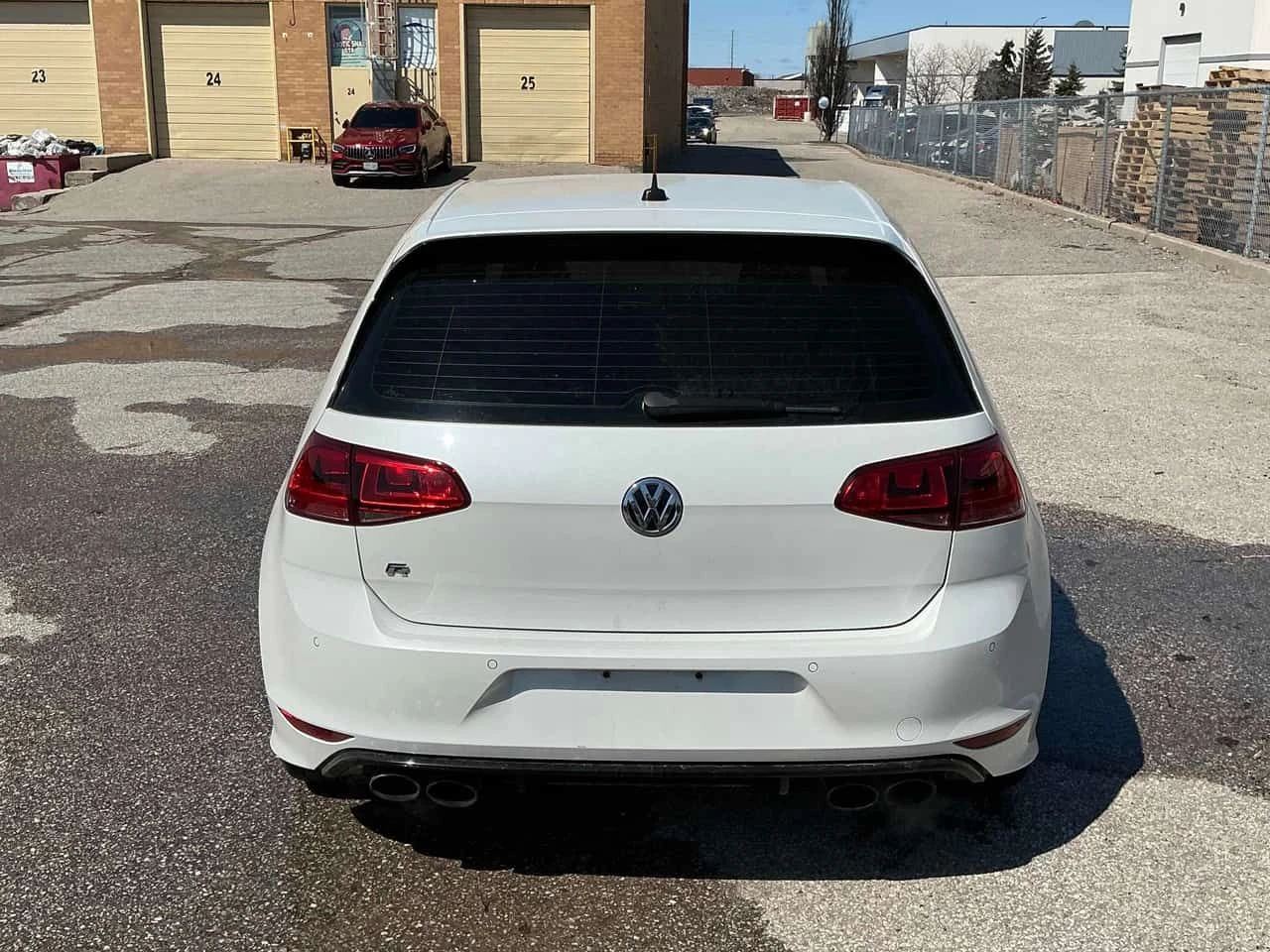 VW Golf R MANUAL * ДИСТРОНИК* ПОДГРЕВИ* КАМЕРА* , снимка 5 - Автомобили и джипове - 54144942