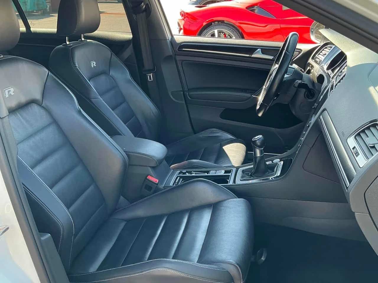 VW Golf R MANUAL * ДИСТРОНИК* ПОДГРЕВИ* КАМЕРА* , снимка 12 - Автомобили и джипове - 54144942