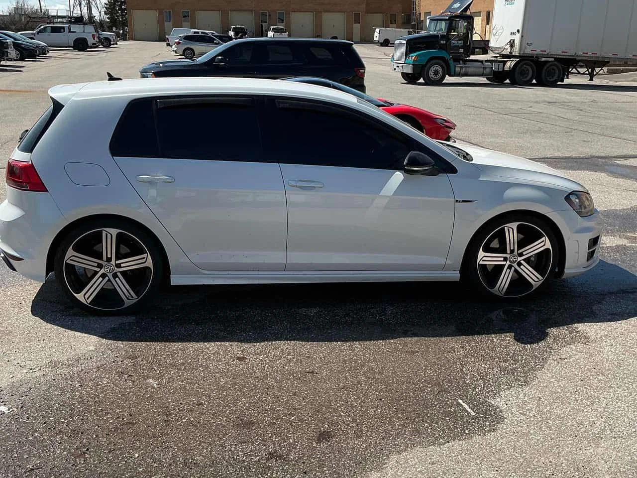 VW Golf R MANUAL * ДИСТРОНИК* ПОДГРЕВИ* КАМЕРА* , снимка 4 - Автомобили и джипове - 54144942