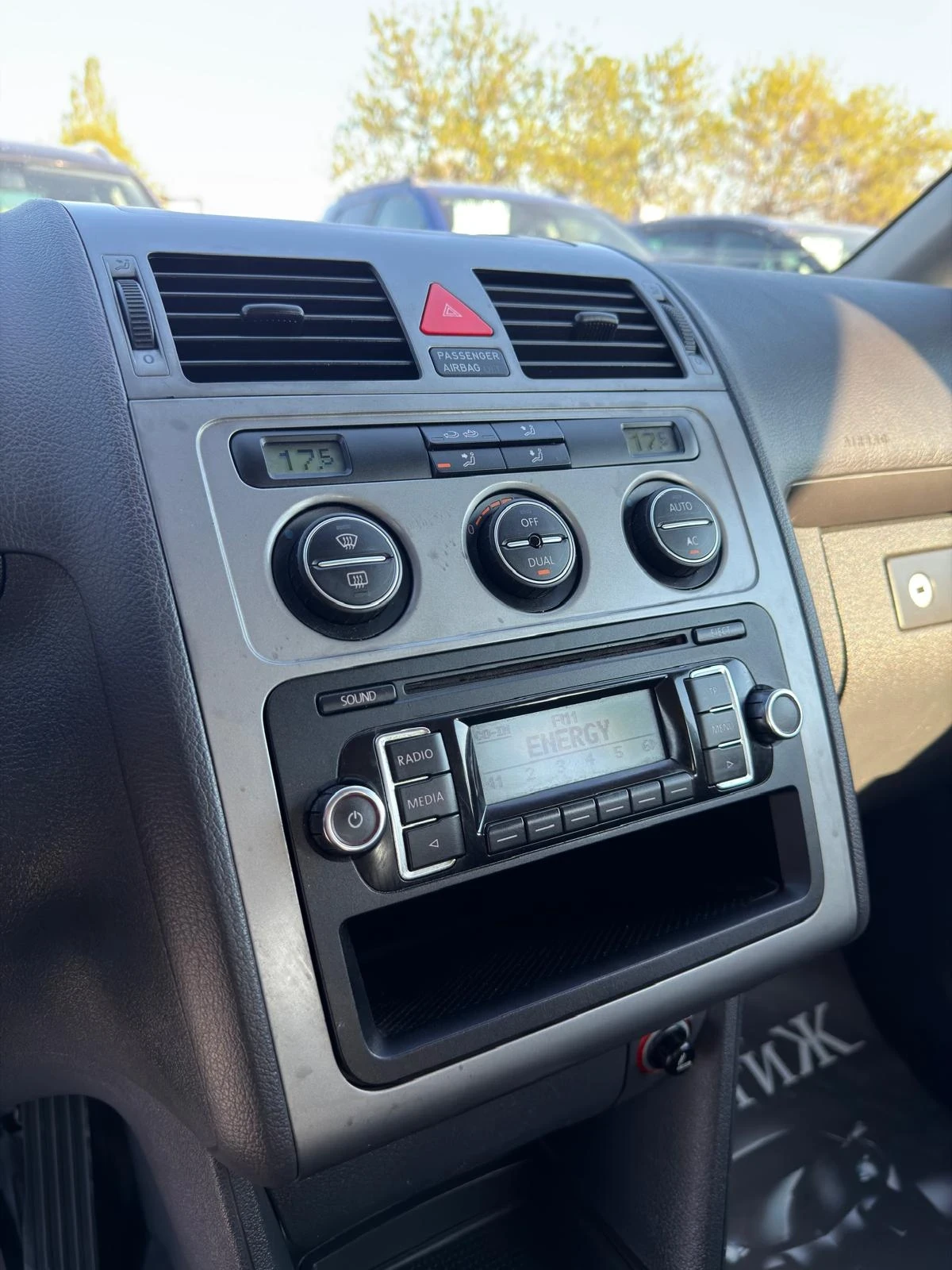 VW Touran 1.6i - GAZ -102k.c., снимка 10 - Автомобили и джипове - 54313162