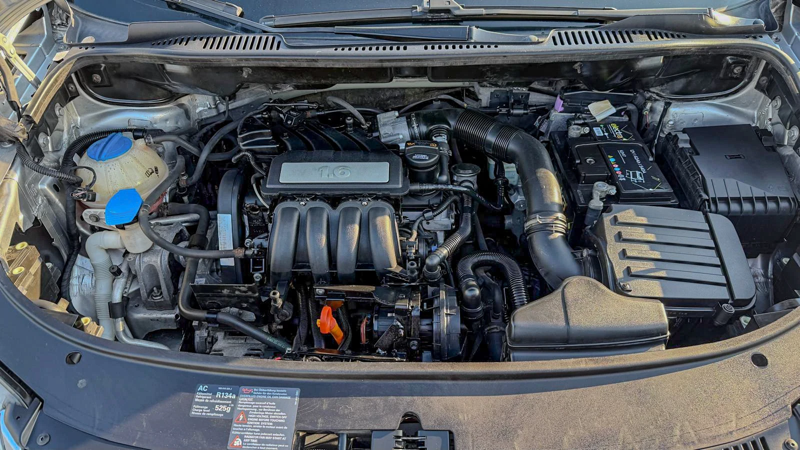 VW Touran 1.6i - GAZ -102k.c., снимка 15 - Автомобили и джипове - 54313162