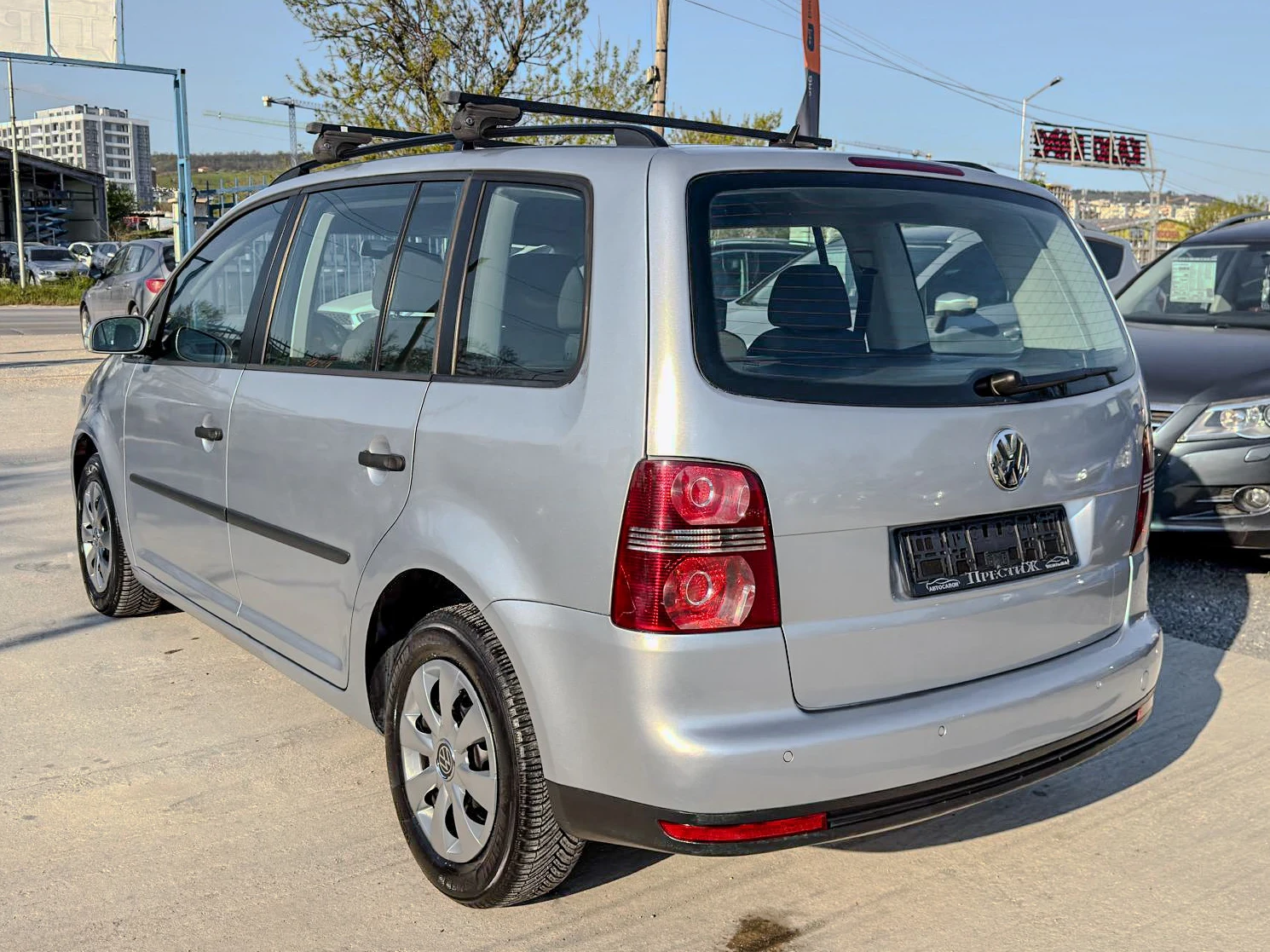 VW Touran 1.6i - GAZ -102k.c., снимка 6 - Автомобили и джипове - 54313162