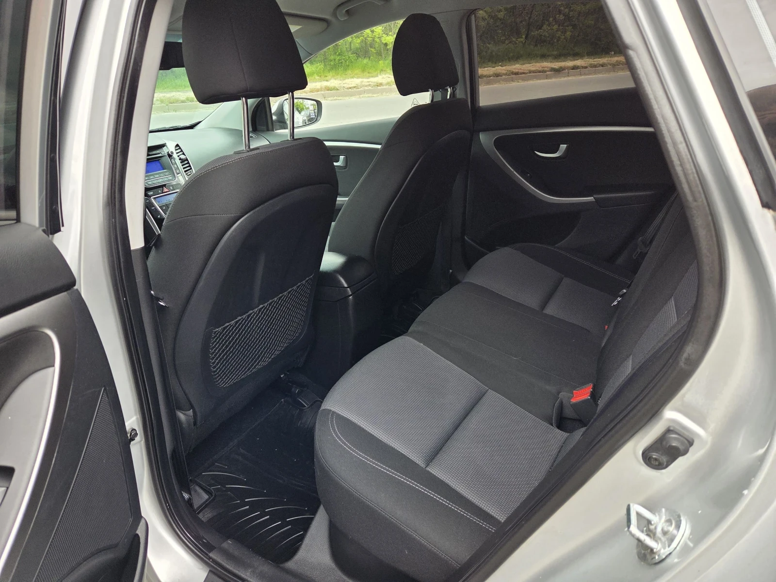 Hyundai I30 1, 6 benzin 136 hp, снимка 15 - Автомобили и джипове - 54387692