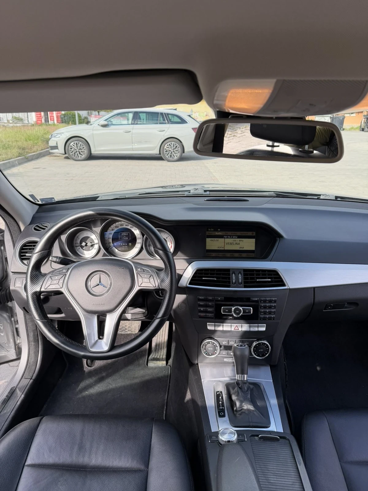 Mercedes-Benz C 200, снимка 11 - Автомобили и джипове - 54563395