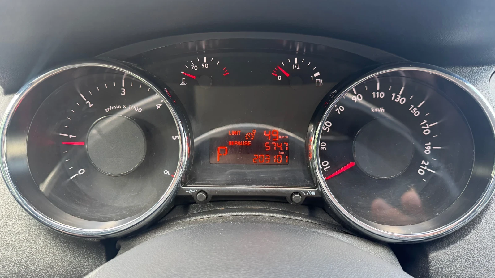 Peugeot 5008 2.0 HDi, RHH, 163hp , Euro 5 , снимка 9 - Автомобили и джипове - 54823370