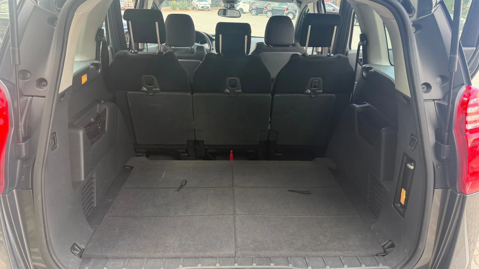 Peugeot 5008 2.0 HDi, RHH, 163hp , Euro 5 , снимка 6 - Автомобили и джипове - 54823370