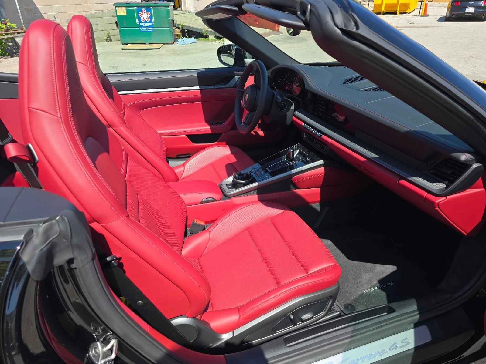 Porsche 911 3 пъти обслужена в Porsche / 1 собственик / НОВА!!, снимка 14 - Автомобили и джипове - 54866478