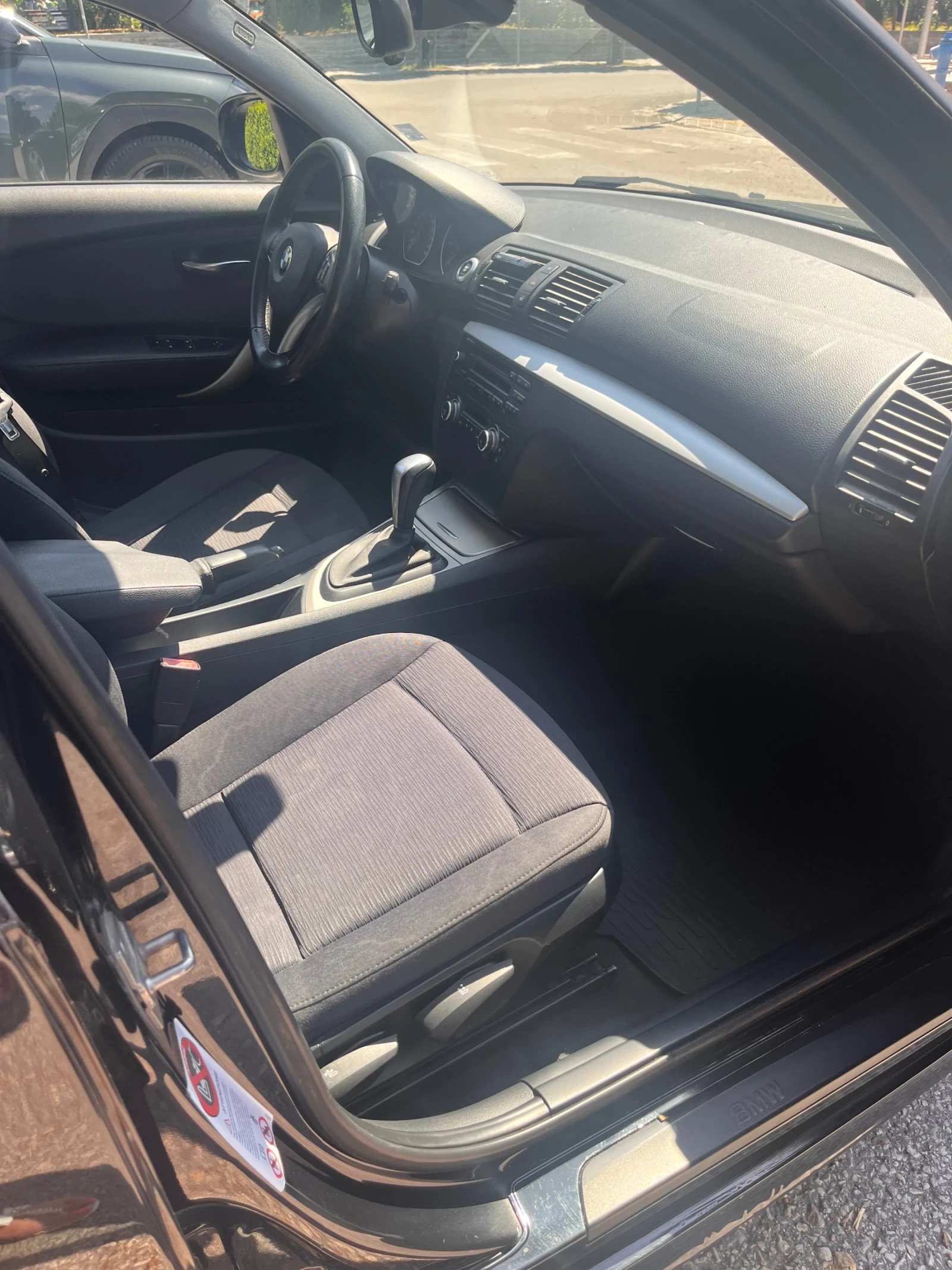 BMW 118 Facelift , снимка 10 - Автомобили и джипове - 55381390