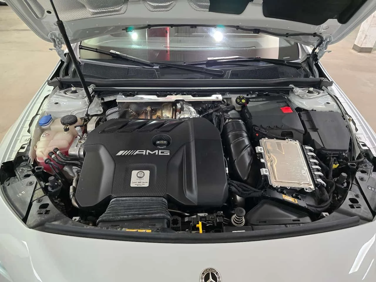 Mercedes-Benz CLA 45 AMG / DISTRONIC / 360 / ALCANTARA / AMBIENT , снимка 17 - Автомобили и джипове - 55574866