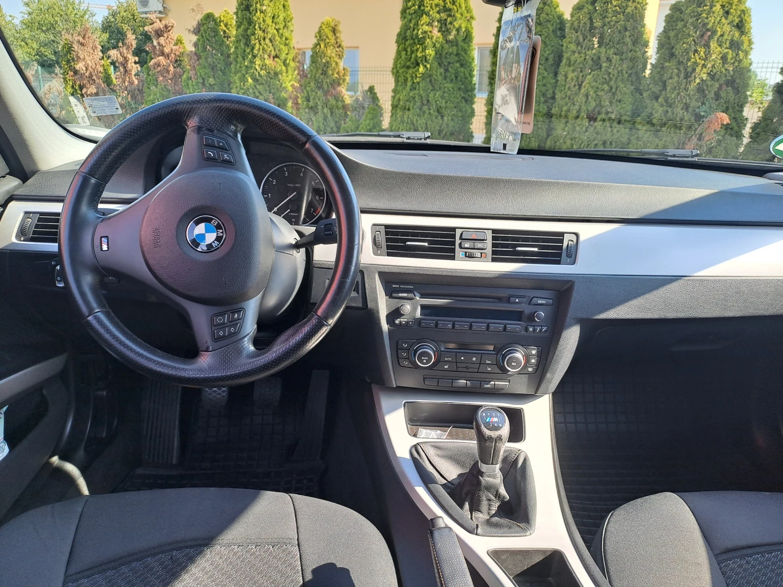 BMW 318, снимка 15 - Автомобили и джипове - 55880029