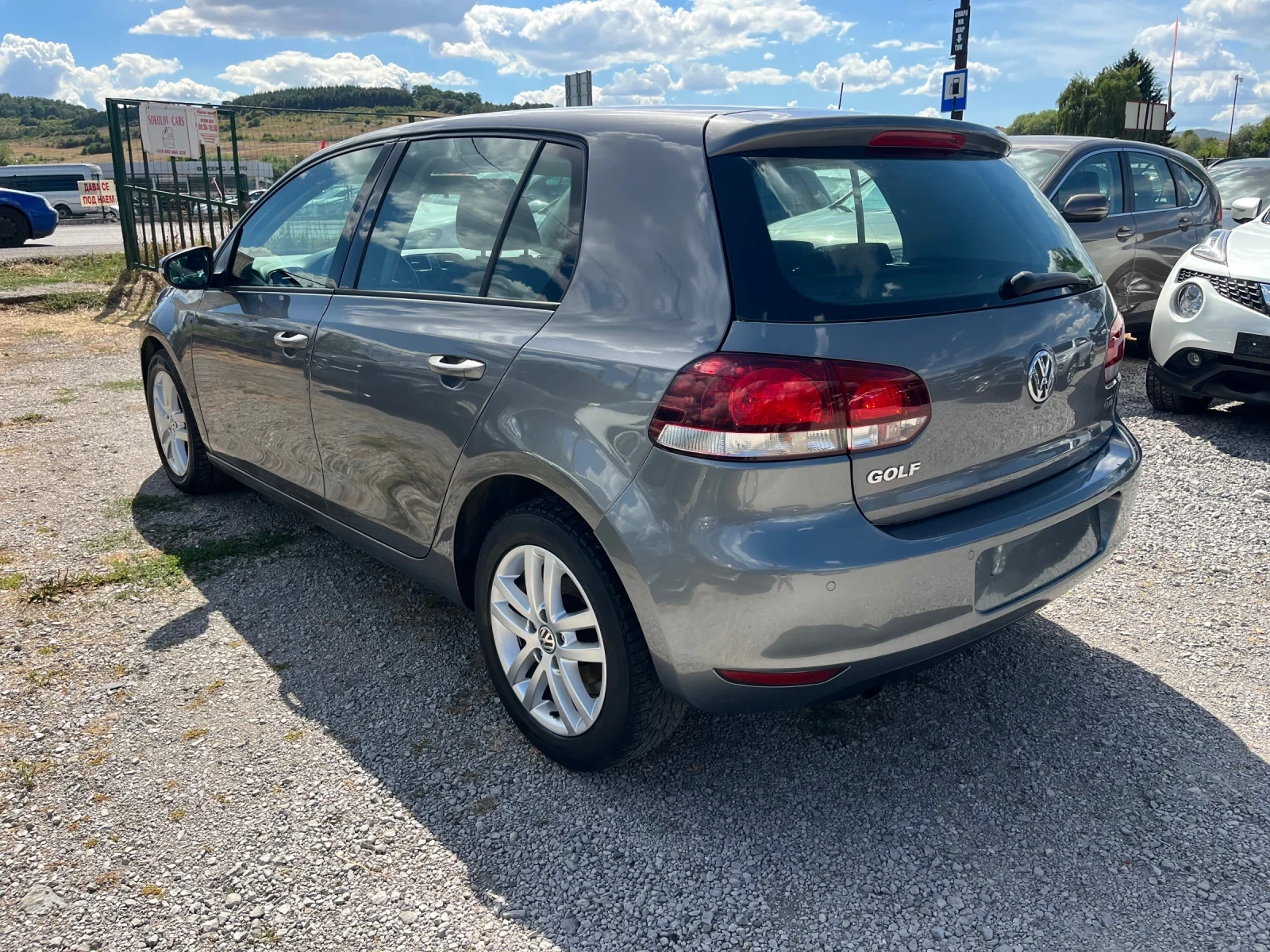 VW Golf 1.6TDi high line, снимка 4 - Автомобили и джипове - 55953422