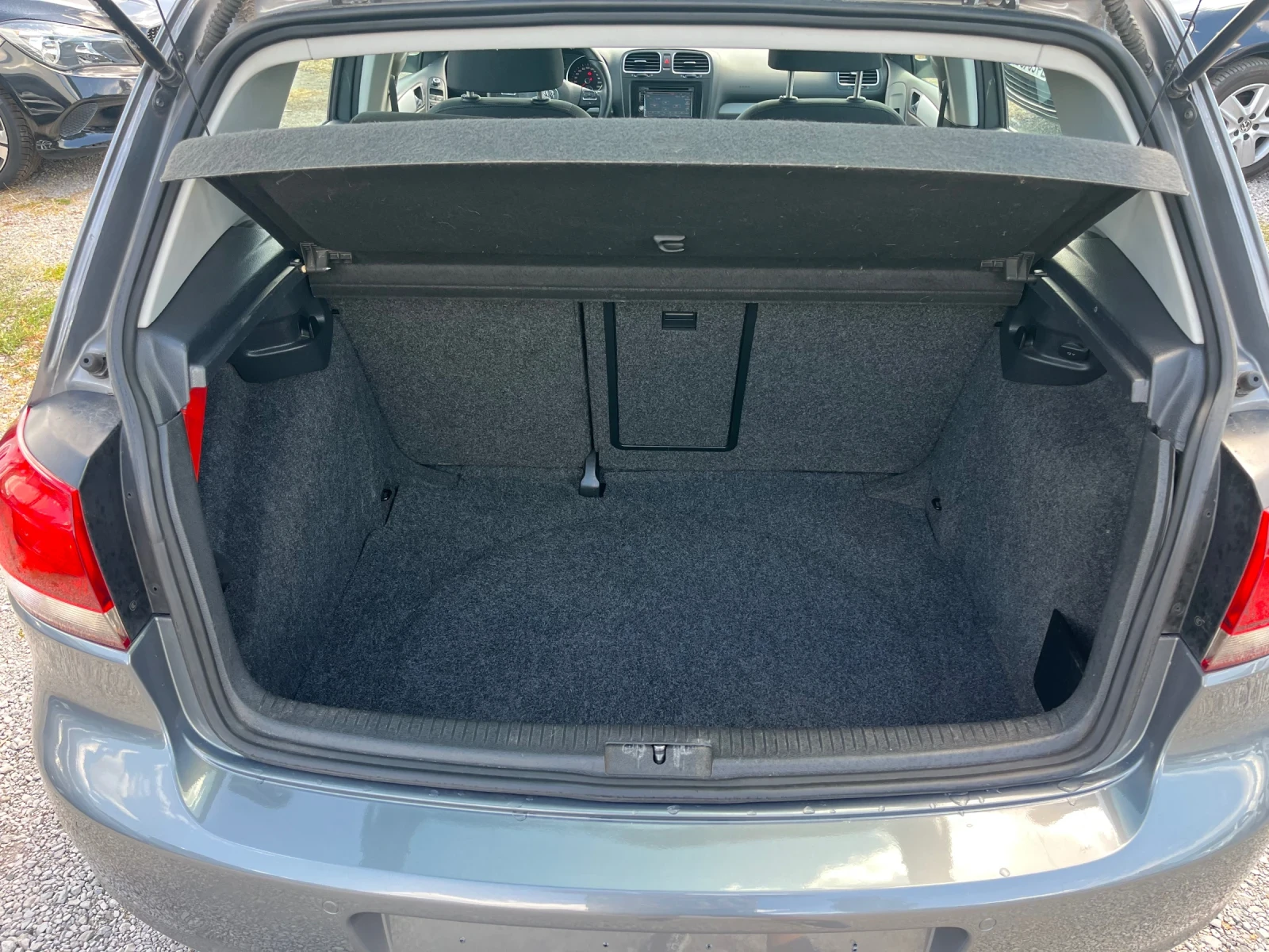 VW Golf 1.6TDi high line, снимка 11 - Автомобили и джипове - 55953422