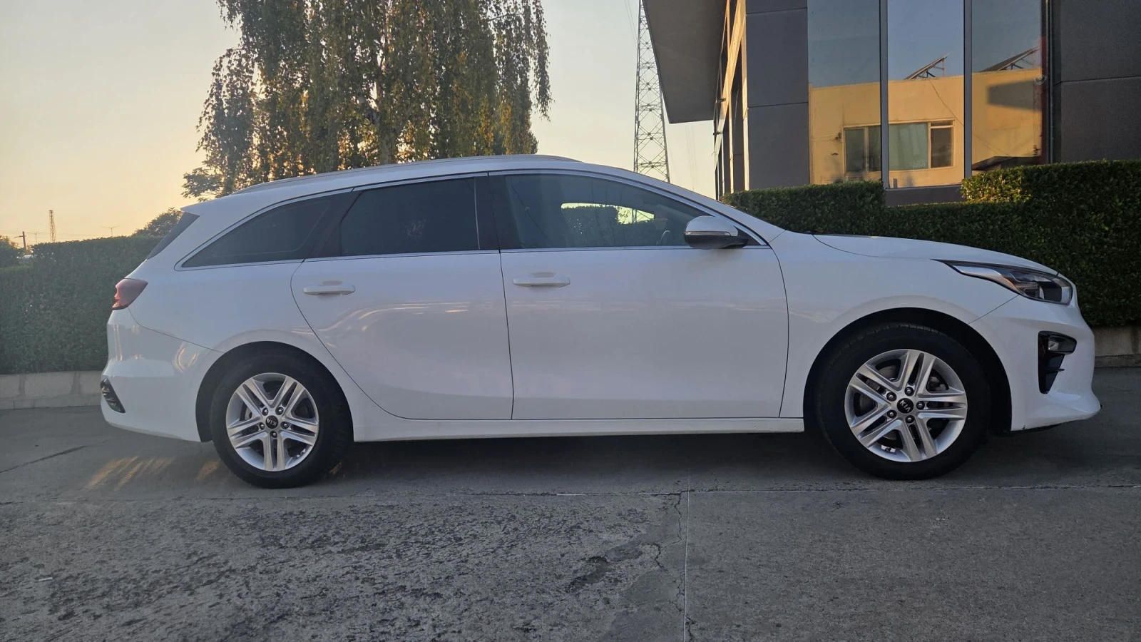 Kia Ceed 1.6 disel automatic, снимка 6 - Автомобили и джипове - 56187938