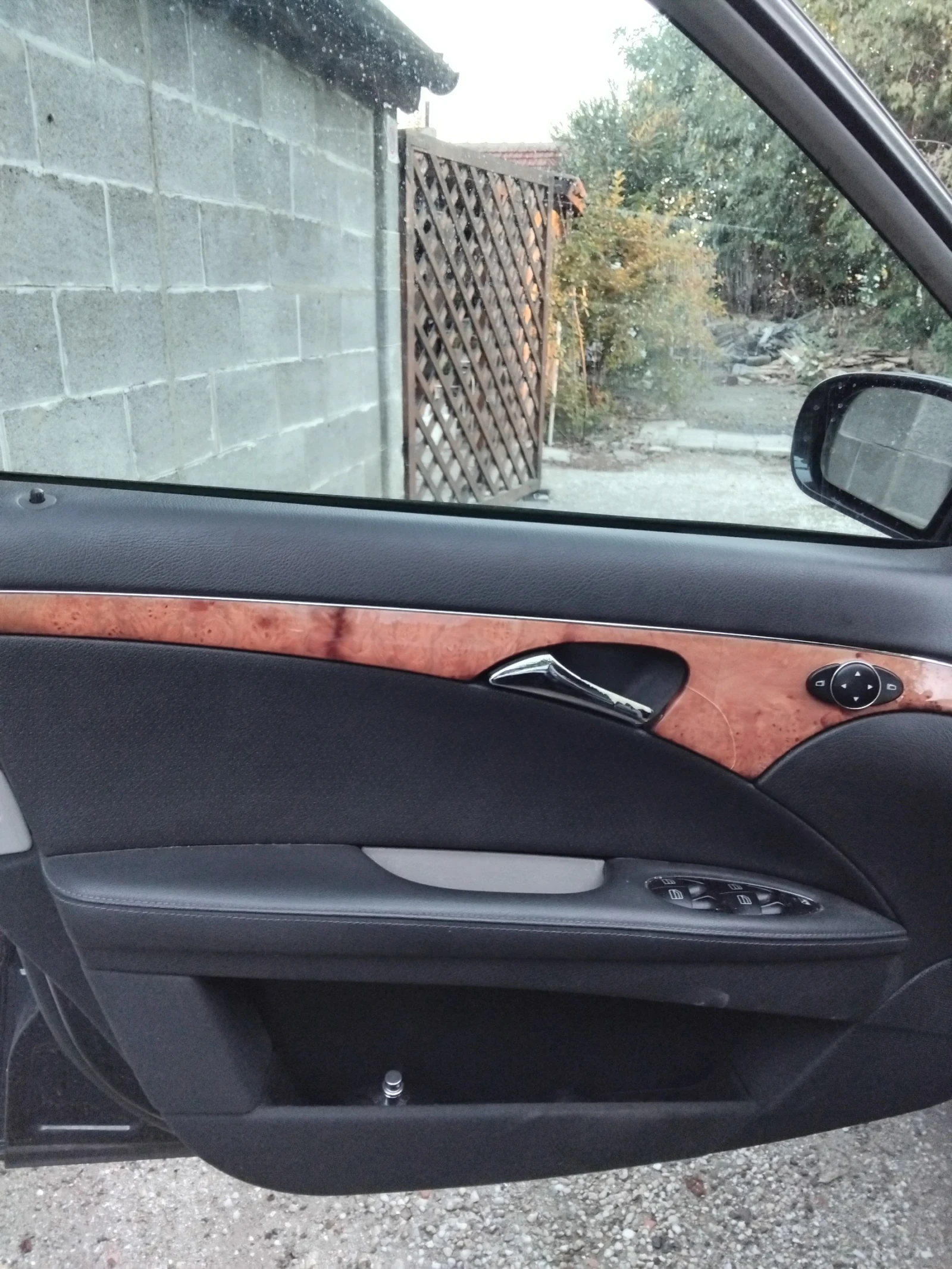 Mercedes-Benz E 220 W 211, снимка 6 - Автомобили и джипове - 56342777
