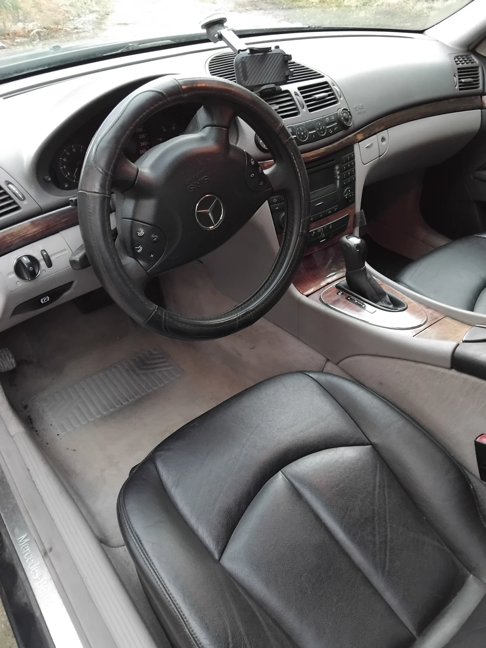 Mercedes-Benz E 220 W 211, снимка 4 - Автомобили и джипове - 56342777