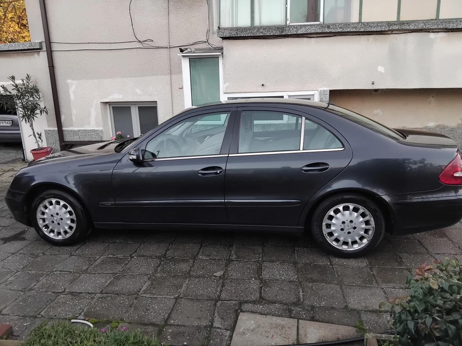 Mercedes-Benz E 220 W 211, снимка 12 - Автомобили и джипове - 56342777