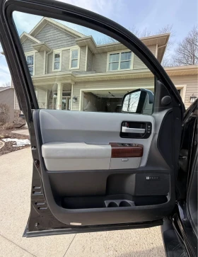 Toyota Sequoia PLATINUM, снимка 8