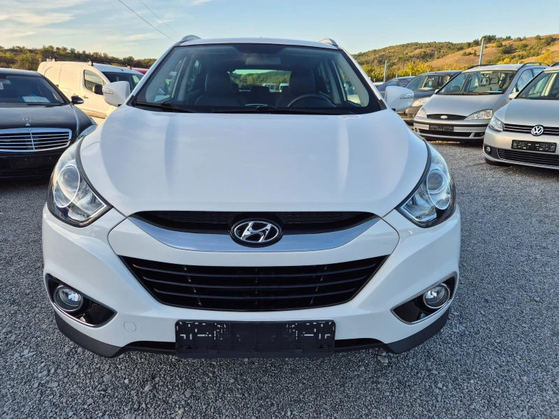 Hyundai IX35 2.0 CRDI Топ състояние!!!, снимка 3 - Автомобили и джипове - 47627006