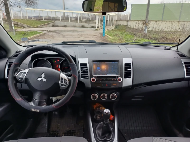 Mitsubishi Outlander 2.0 140к.с, снимка 6 - Автомобили и джипове - 53069657