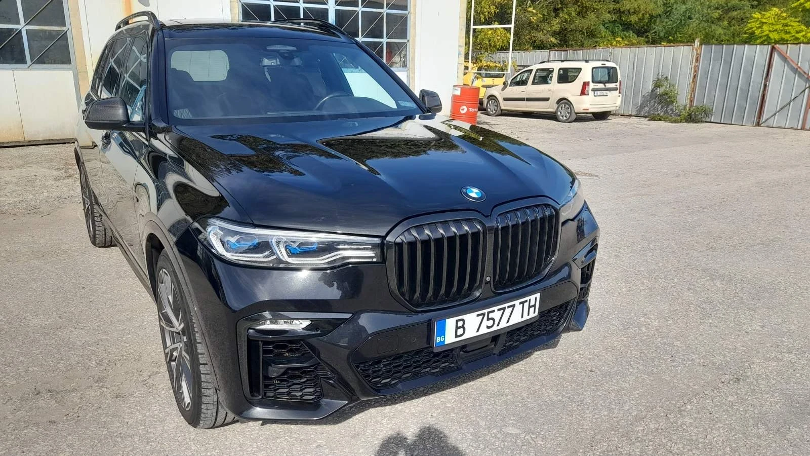 BMW X7 X7M50I performance - изображение 2