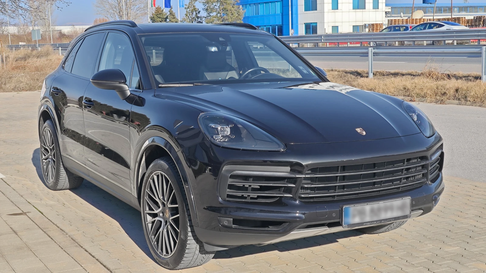 Porsche Cayenne S - изображение 2