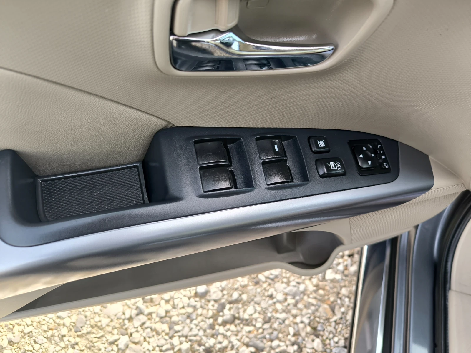 Citroen C-Crosser 2.4i  /  /  | Mobile.bg   9