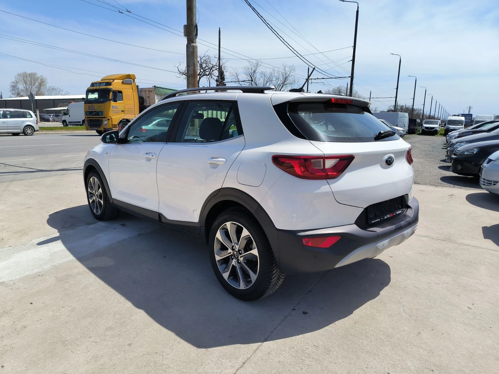 Kia Stonic 1.0i-T-6sk-Euro-6B-Kamera | Mobile.bg � ����������� 7