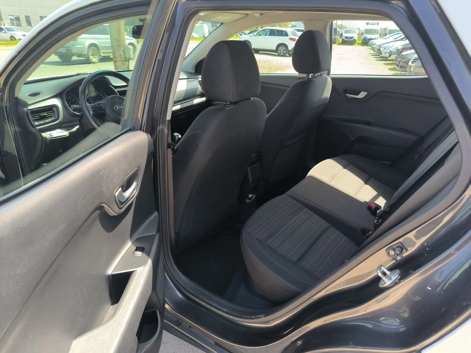 Kia Stonic 1.0i-T-6sk-Euro-6B-Kamera | Mobile.bg � ����������� 16