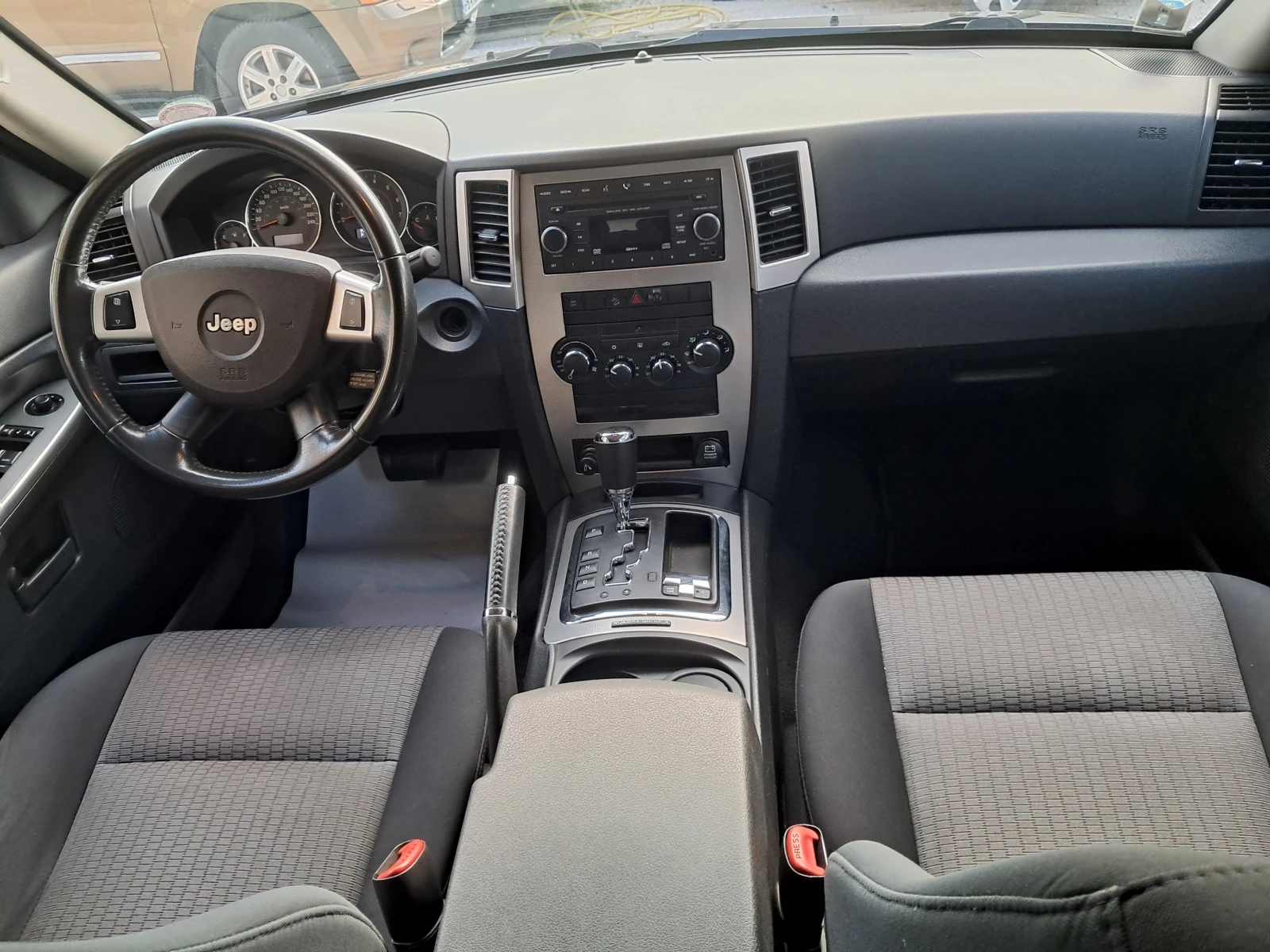 Jeep Grand cherokee 3.0 CRD--165000 км.-FACELIFT, снимка 10 - Автомобили и джипове - 54415094