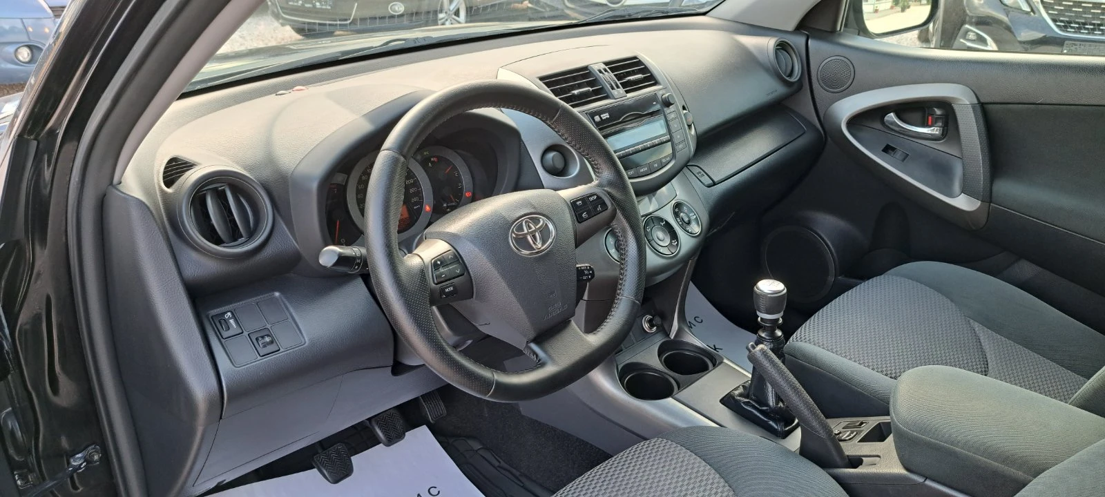 Toyota Rav4 2.2 D4D 150kc 6ск, снимка 10 - Автомобили и джипове - 55804948