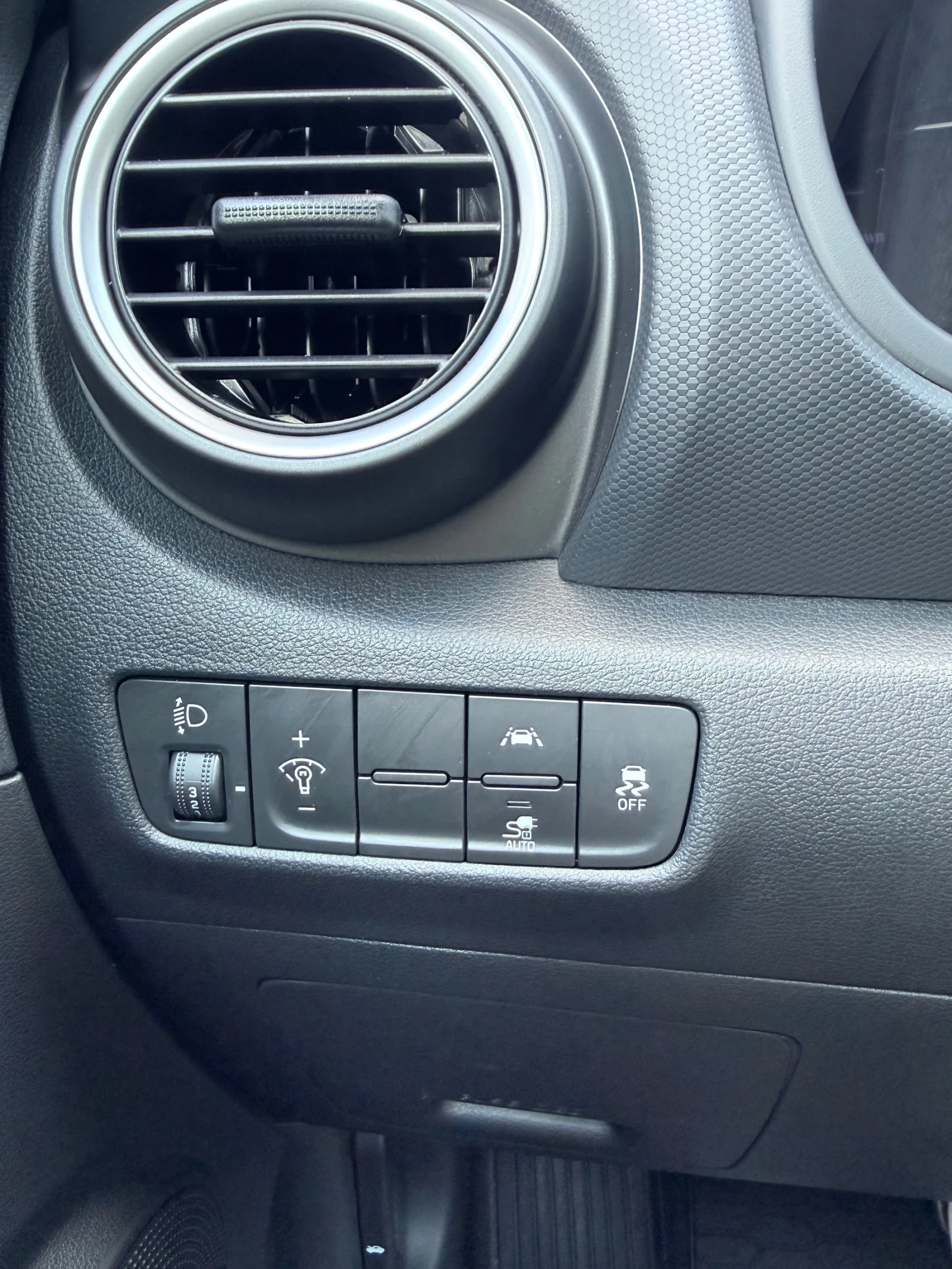 Hyundai Kona, снимка 10 - Автомобили и джипове - 56037141