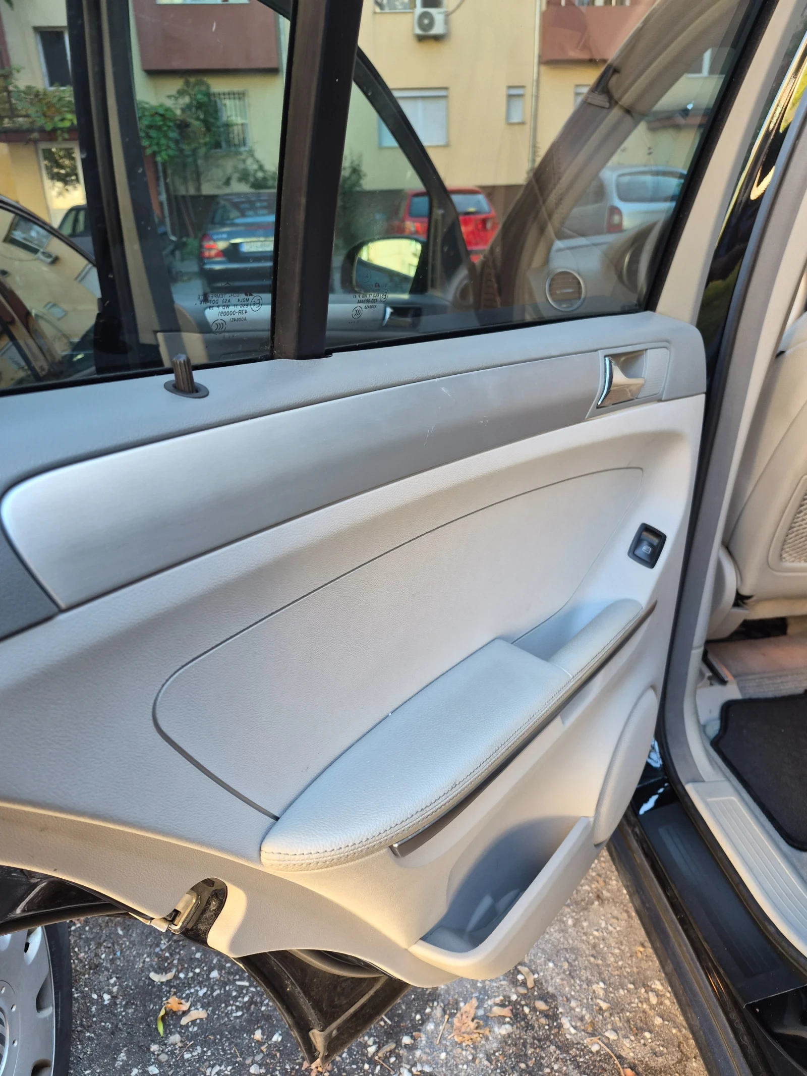 Mercedes-Benz ML 350, снимка 11 - Автомобили и джипове - 56723741