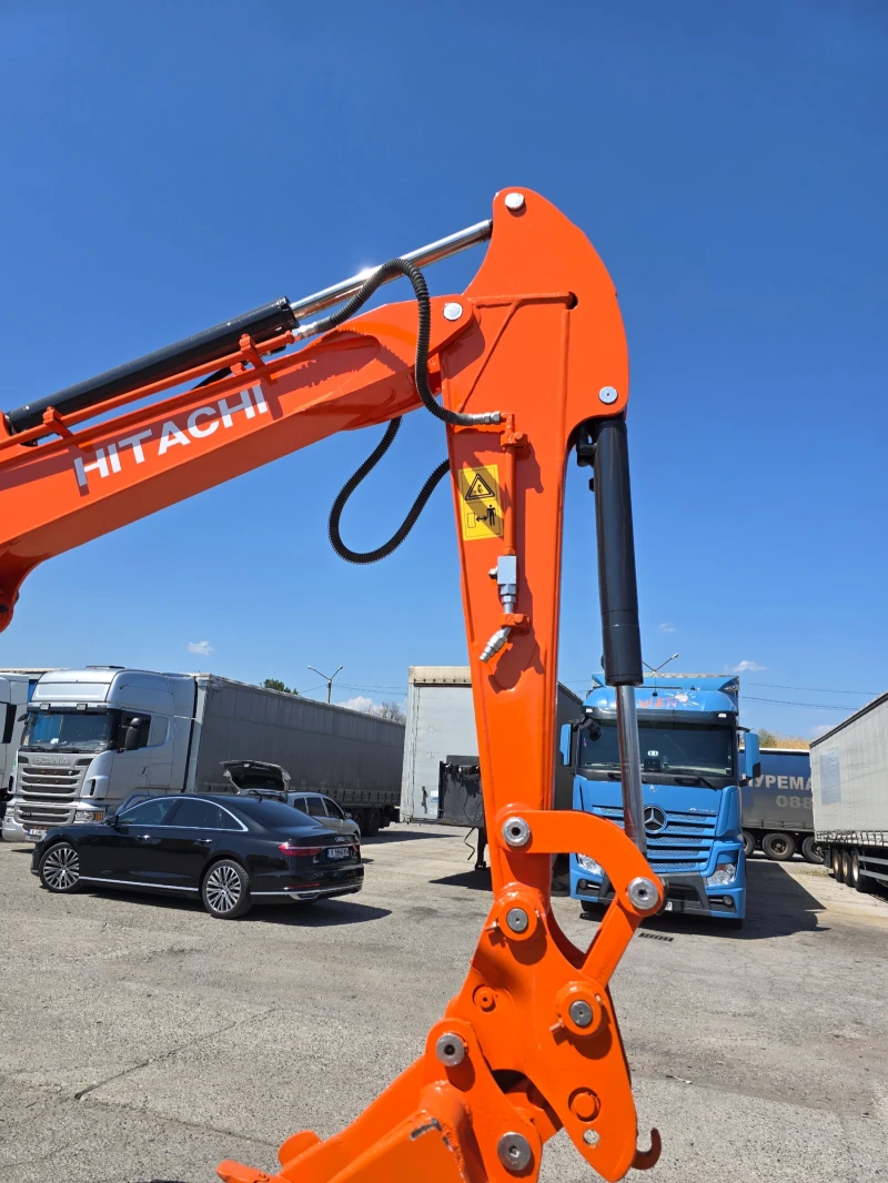 Багер Hitachi ZX 35-5, снимка 4 - Индустриална техника - 52417347