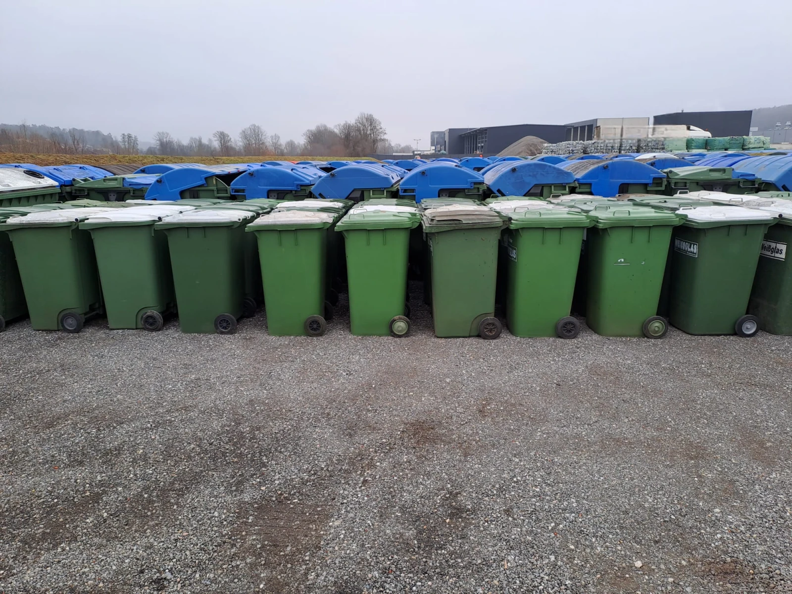   660 . 1100  ,,,, 2000 .    ,,, | Mobile.bg   3