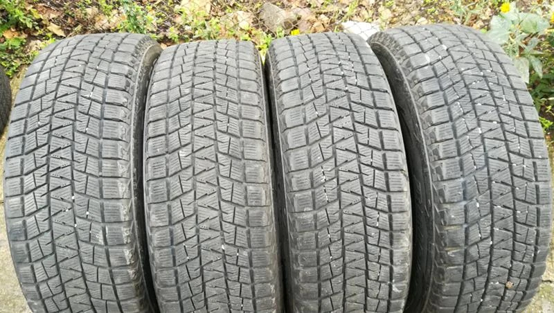 Гуми Зимни 225/65R17, снимка 3 - Гуми и джанти - 26781780