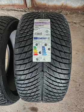 Гуми Зимни 275/35R19, снимка 3 - Гуми и джанти - 49001447