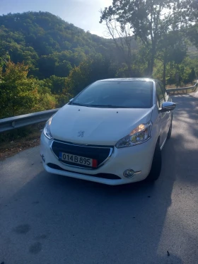 Peugeot 208 63000км, снимка 1