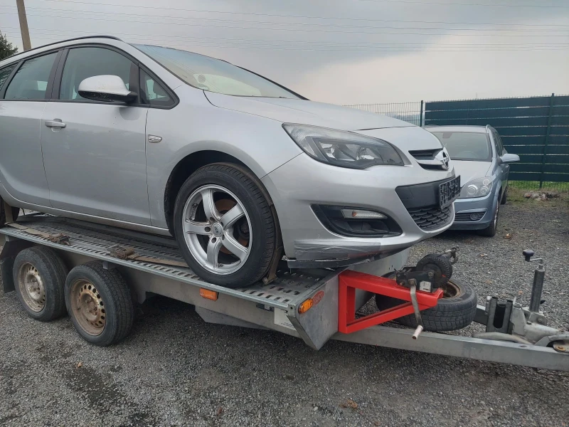 Opel Astra 1.6 CDTI, снимка 7 - Автомобили и джипове - 48158574