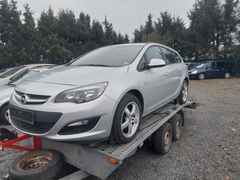 Opel Astra 1.6 CDTI, снимка 1 - Автомобили и джипове - 48158574